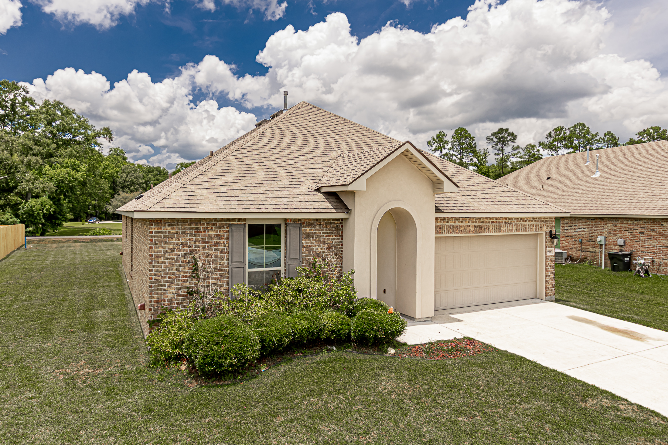 home in legacy oaks subdivision in gonzales la